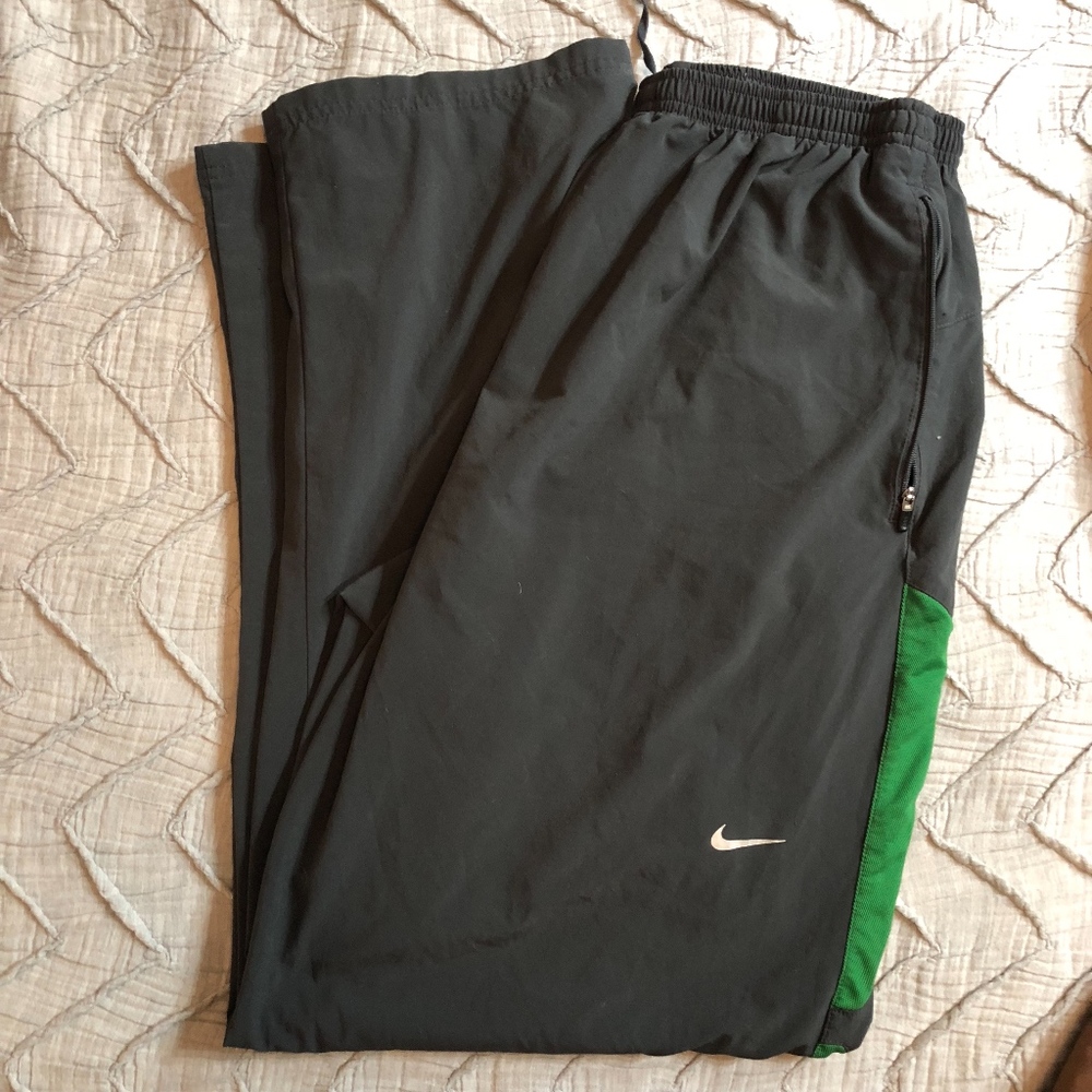 Nike Jogging Pants - Picture 4 of 4